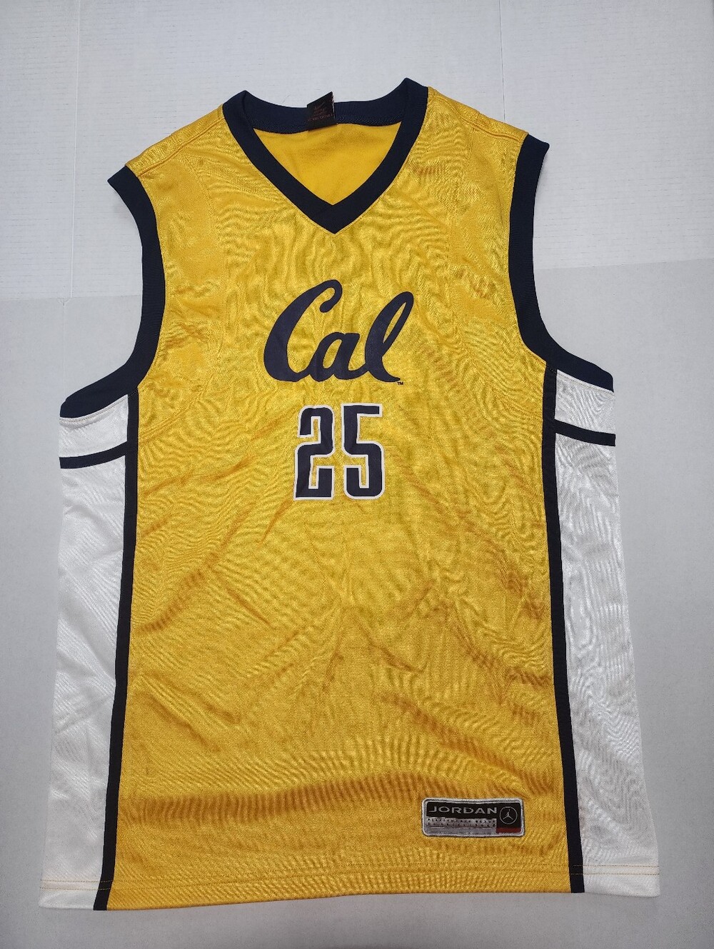 Nike Air Jordan Men's Size Large University Of California #25 Yellow Jersey